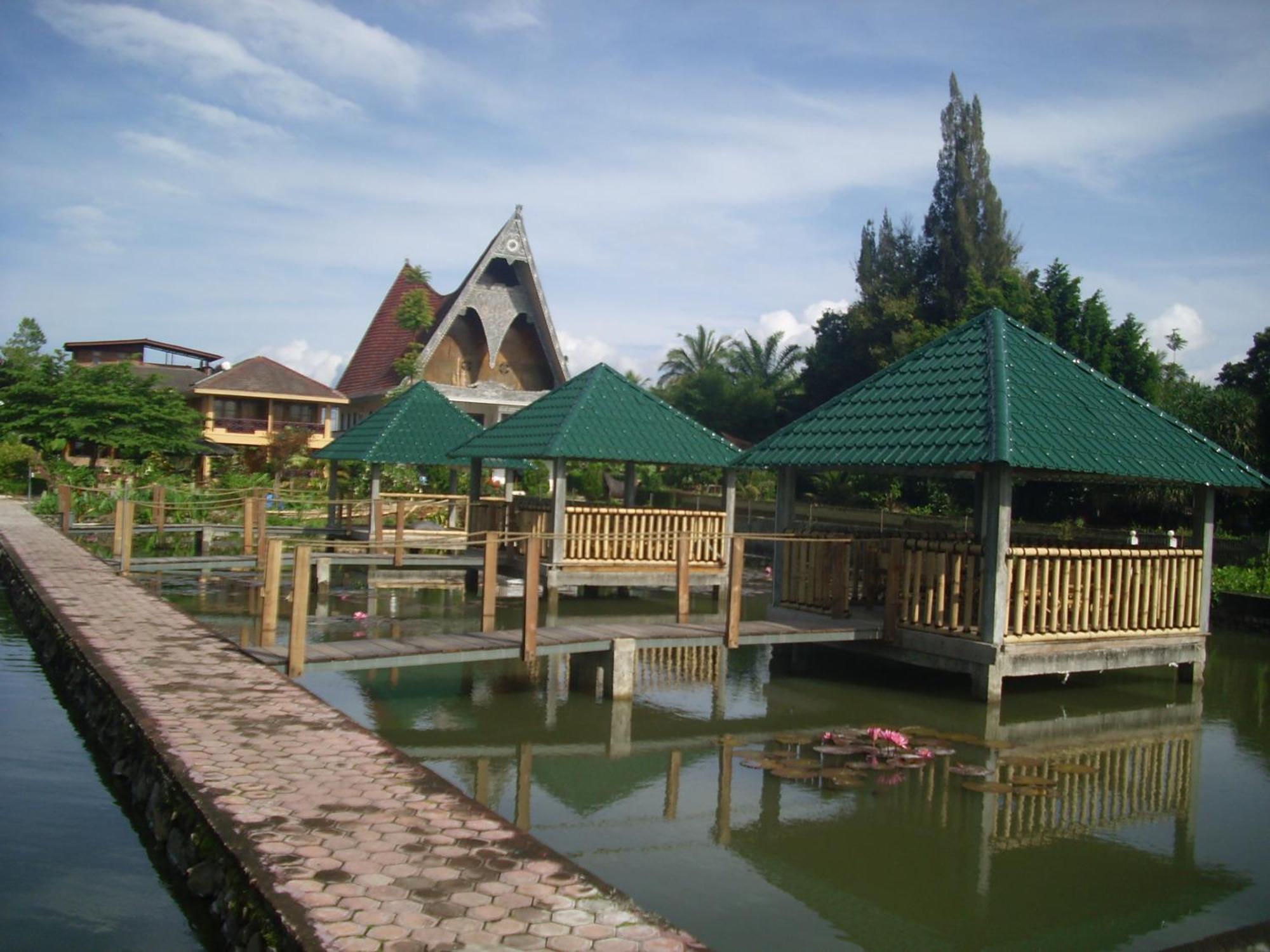 Toba Village Inn Tuk Tuk Exterior foto