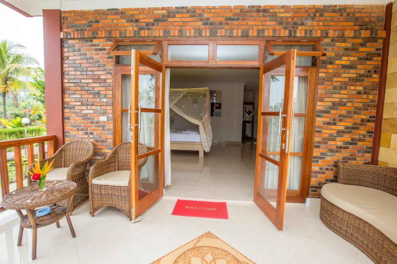 Toba Village Inn Tuk Tuk Exterior foto