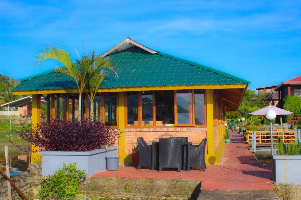 Toba Village Inn Tuk Tuk Exterior foto
